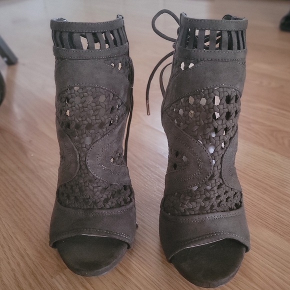 NWOT 🌟HOST PICK🌟 Robyn Crochet Shootie Stiletto High Heels - Picture 4 of 13